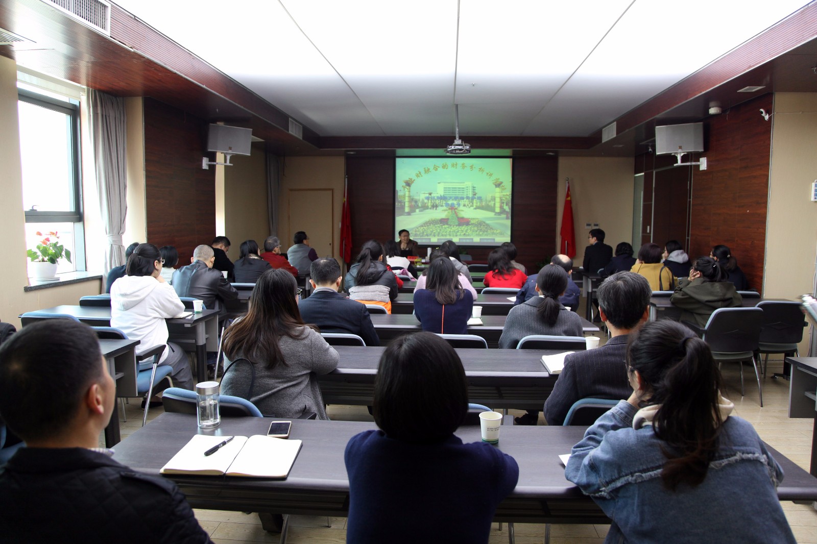 1511746024597334.jpg 背景II.jpg