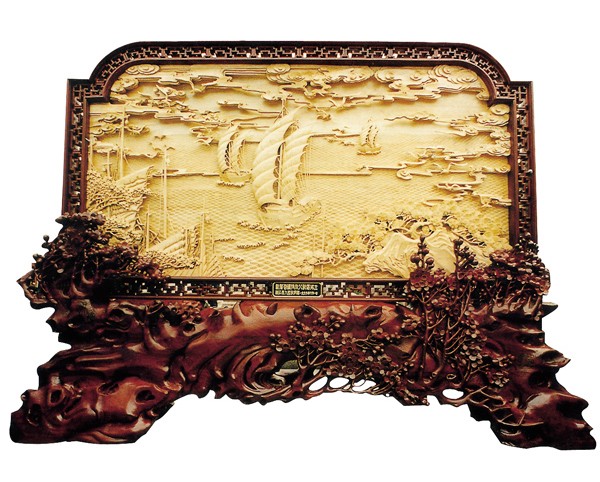 1638520667618840.jpg 1997年?duì)款^組織制作東陽(yáng)木雕屏風(fēng)《航歸》 作為浙江省人民政府賀禮被贈(zèng)予香港特別行政區(qū)政府.jpg