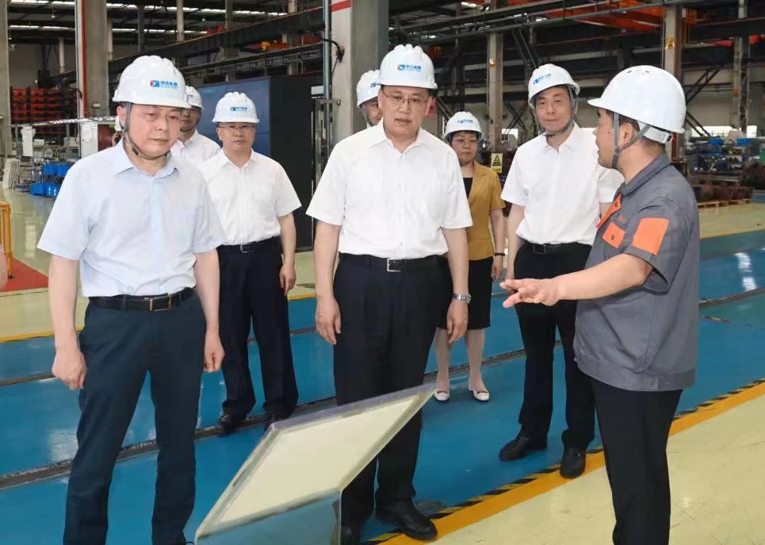 1668147074810538.jpg 省委書記袁家軍調(diào)研省二輕集團申達機器公司.jpg