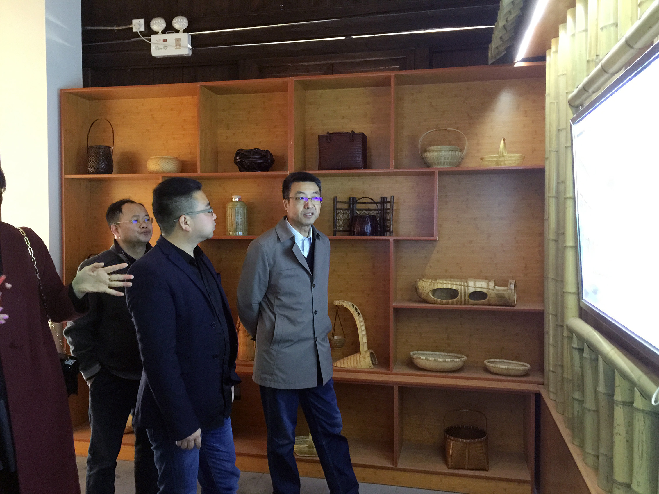 集團(tuán)公司副總經(jīng)理吳敏帶隊(duì)考察余杭百丈鎮(zhèn)文創(chuàng)產(chǎn)業(yè)