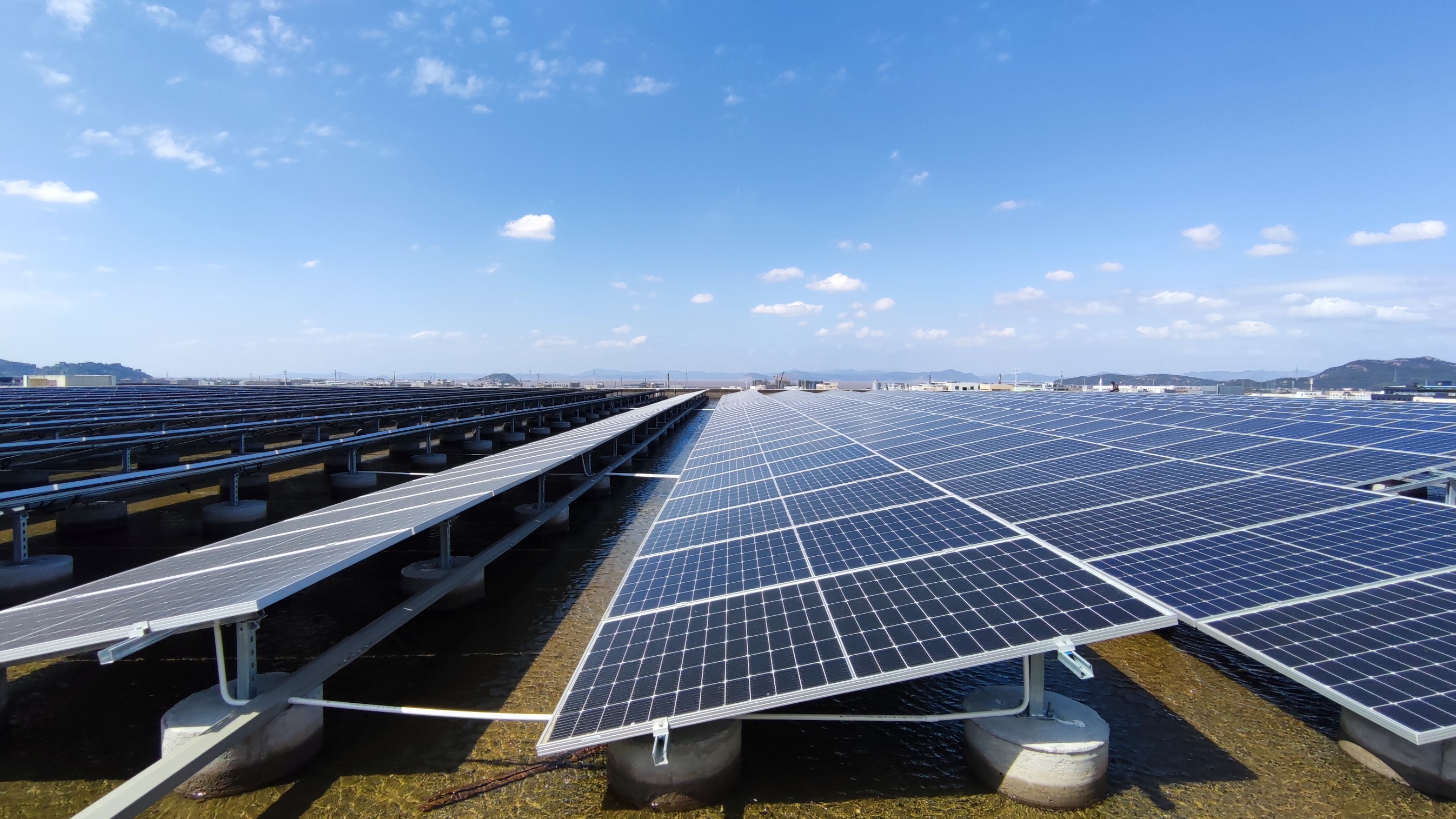 綠色金融再突破 勇闖“雙碳”新藍(lán)海 省二輕集團(tuán)融資租賃公司簽訂首單分布式光伏融資租賃項(xiàng)目