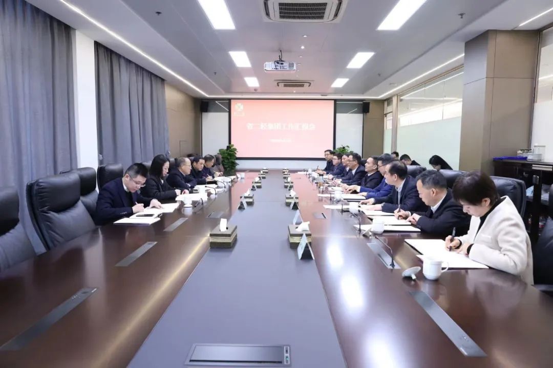 董貴波調(diào)研省二輕集團強調(diào) 解放思想 放眼未來 創(chuàng)新制勝